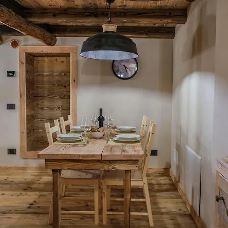 Rascard Monterosa Apartment